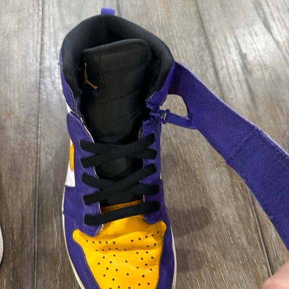 Jordon 1 High Fly Ease Shoes - Picture 11 of 16